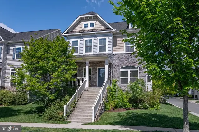 1423 Village Green Way, Brunswick