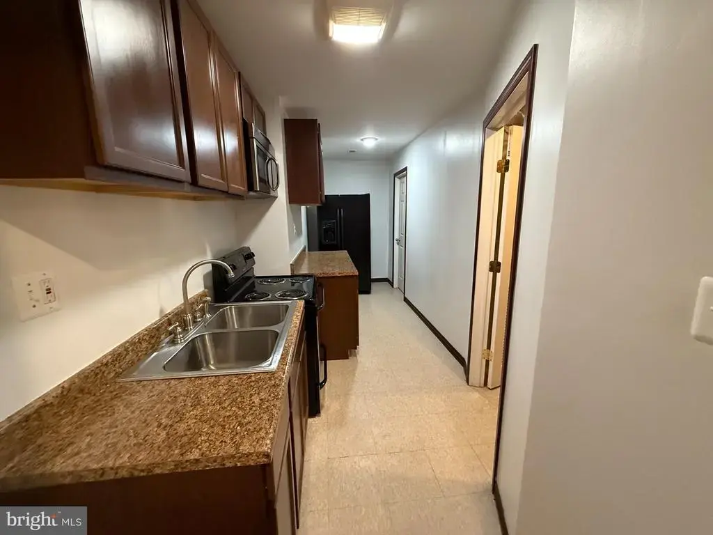 7402 Nigh Rd, FALLS CHURCH