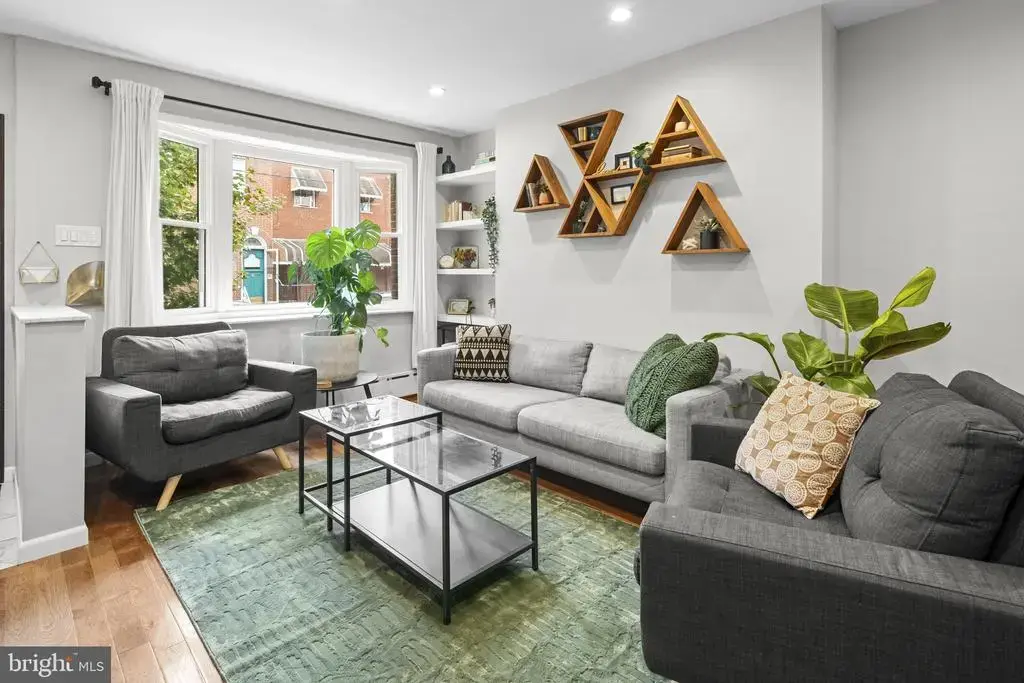 809 Moore St, PHILADELPHIA