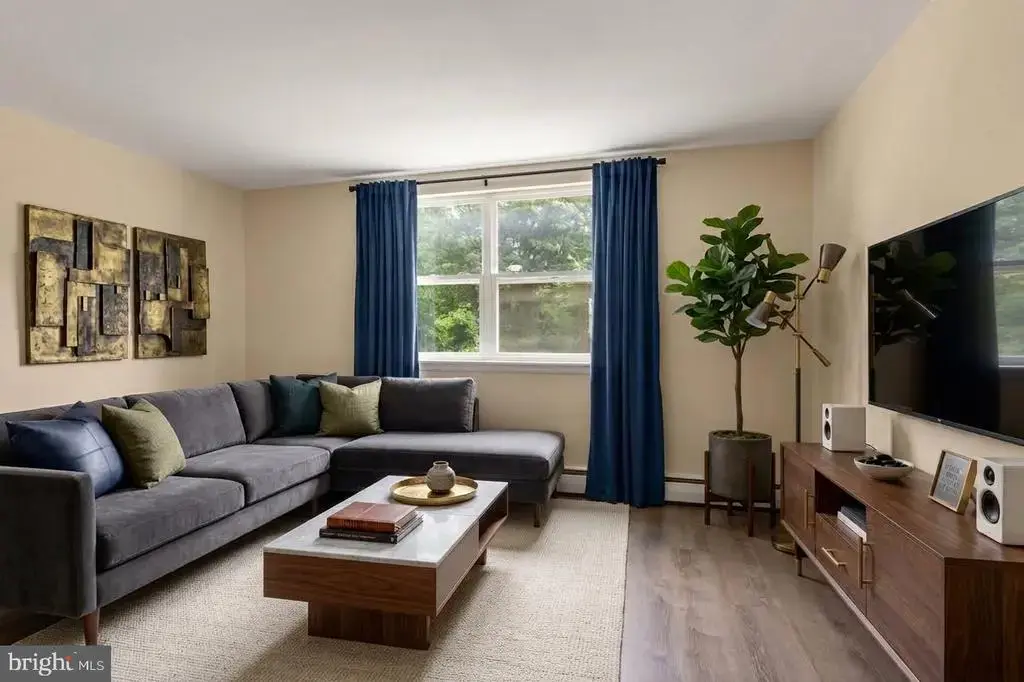 5990 Henry Ave #4, PHILADELPHIA