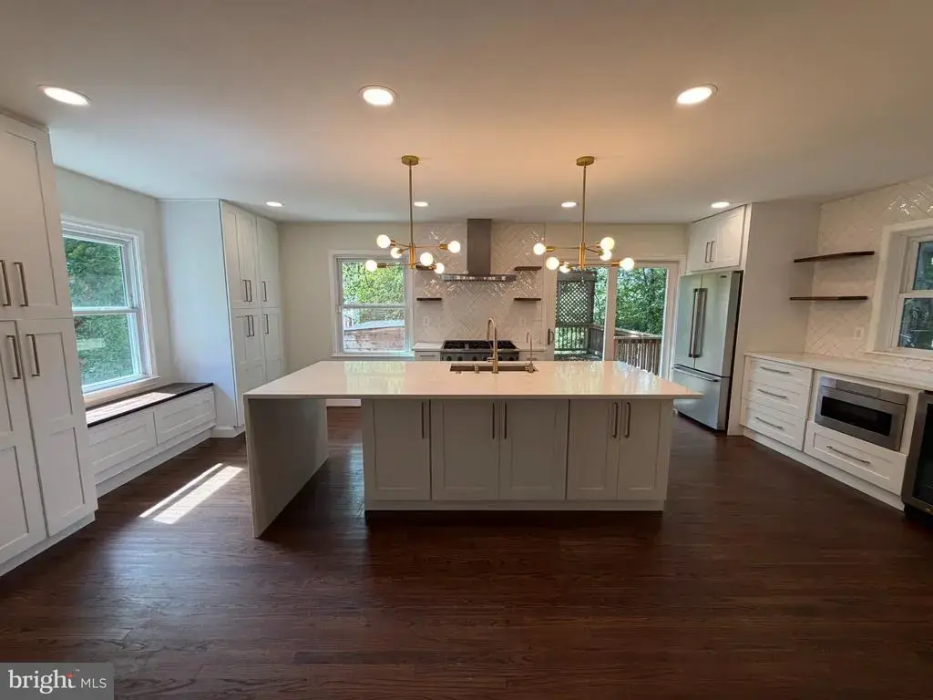 7620 Winterberry Pl, BETHESDA
