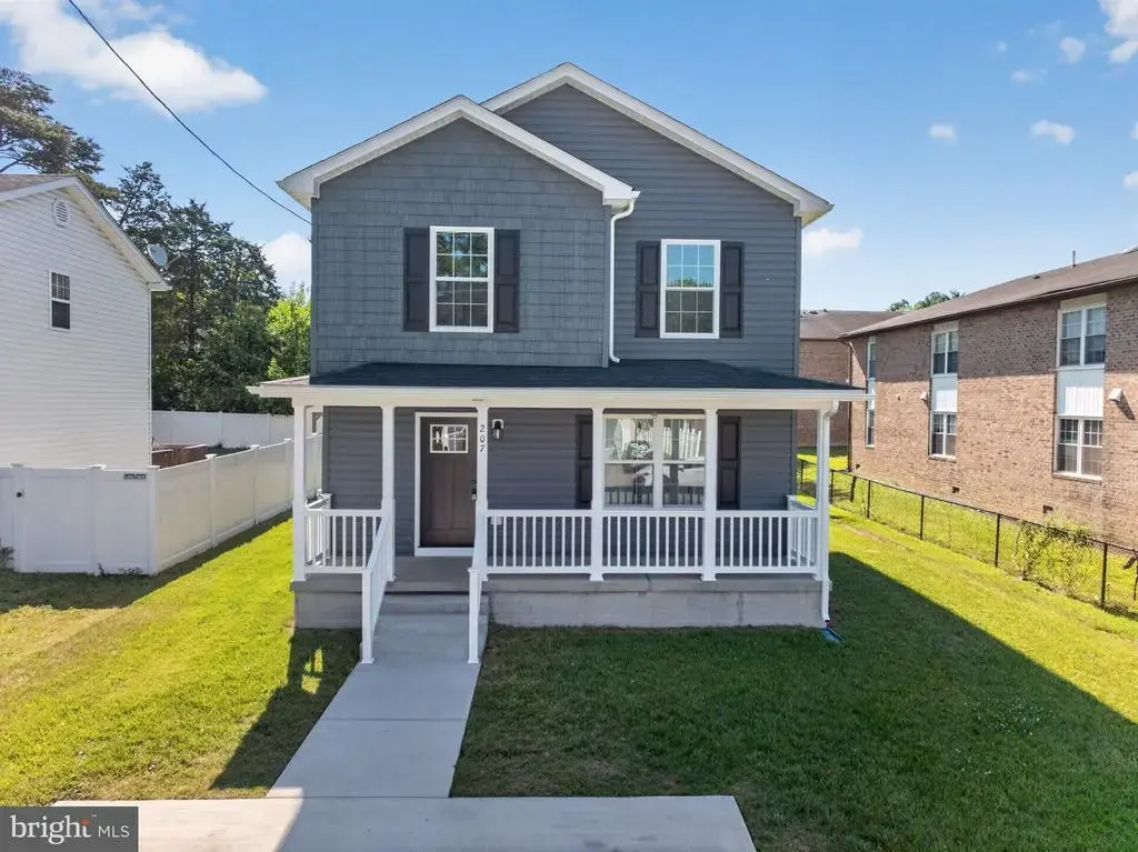 207 S Loudoun St, STRASBURG