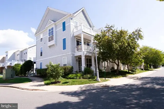 500 Seaway Ln, Cambridge