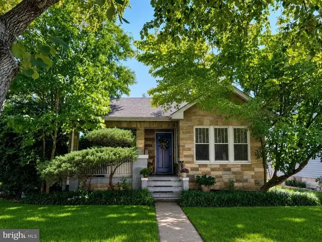 35 E Walnut St, Alexandria