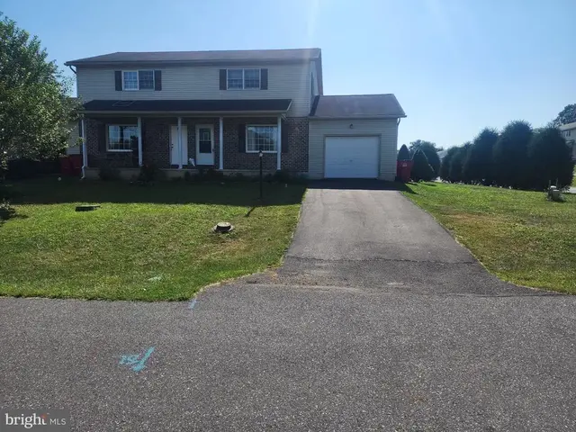3 Holly Ct, Shippensburg