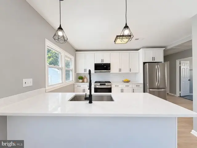 3418 39th Ave, Brentwood