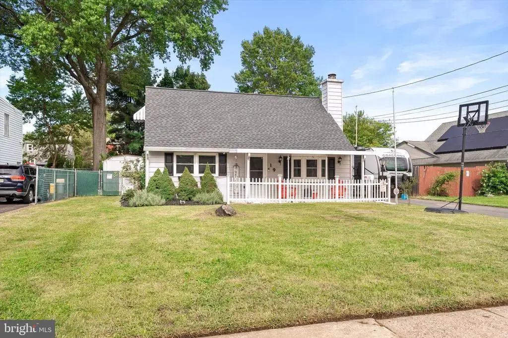 19 Dunmore Ave, EWING