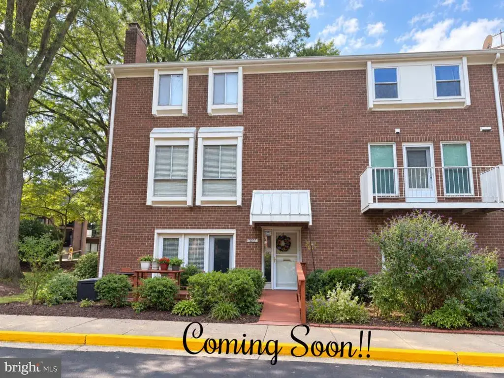 3674 Persimmon Cir ##, FAIRFAX