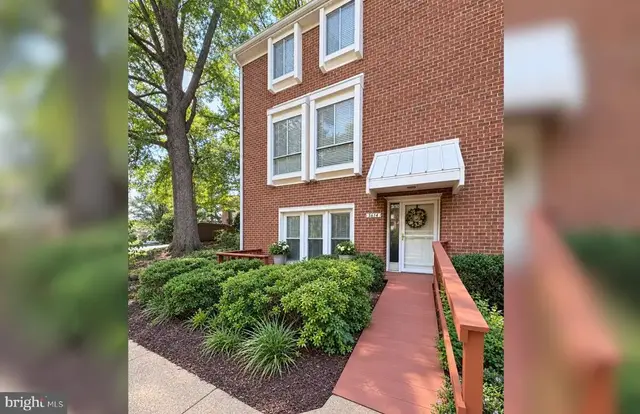 3674 Persimmon Cir ##, Fairfax