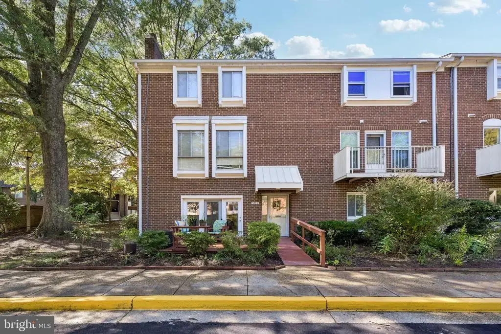 3674 Persimmon Cir, FAIRFAX