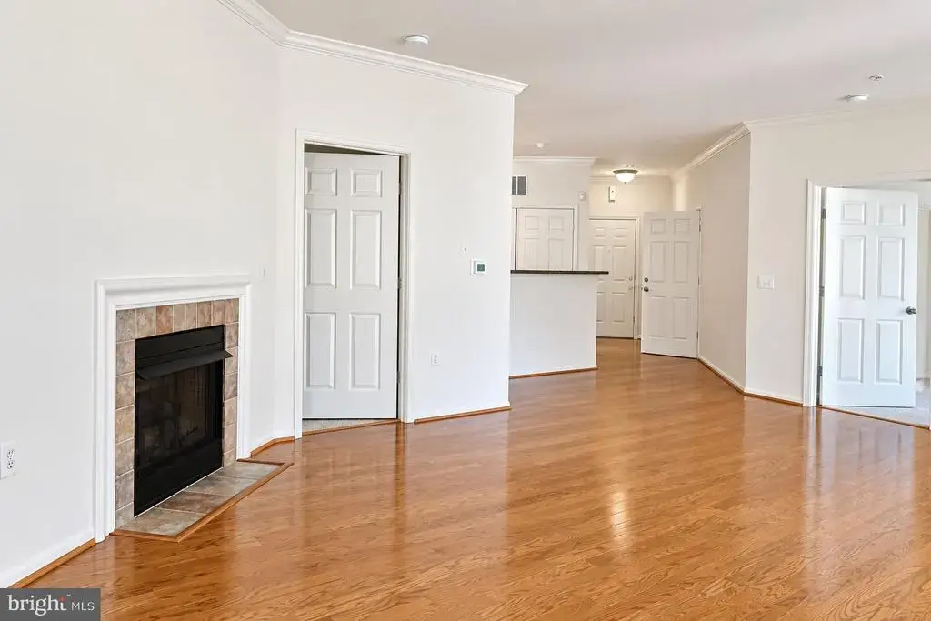 3021 Nicosh Cir #1110, FALLS CHURCH