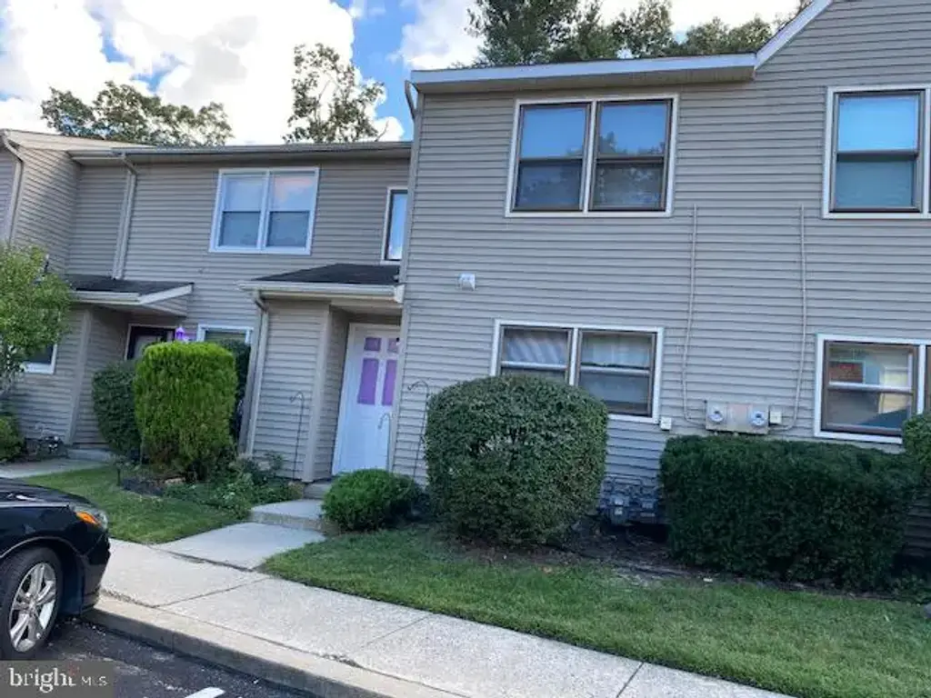 19 Pin Oak Ln, LEH