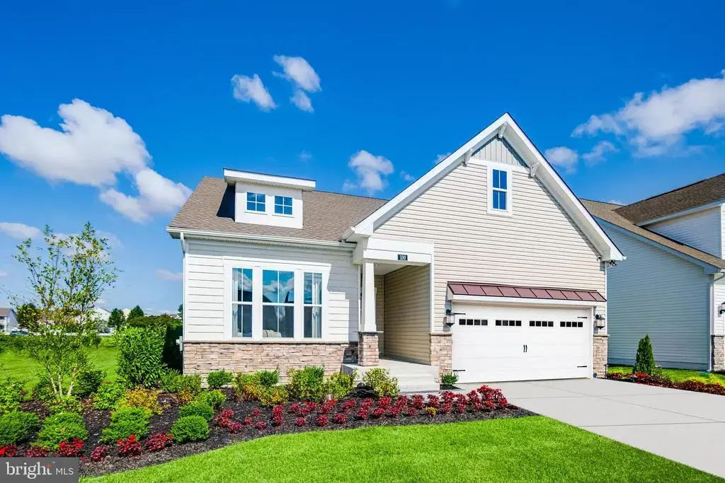 100 Lantern Ln, MILTON