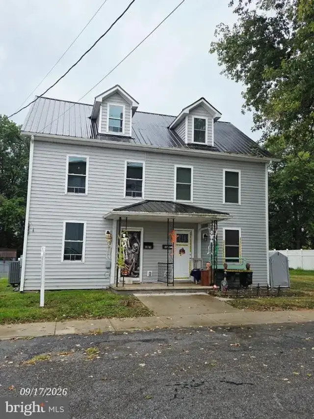 15729-15731 Fenton Ave, Williamsport
