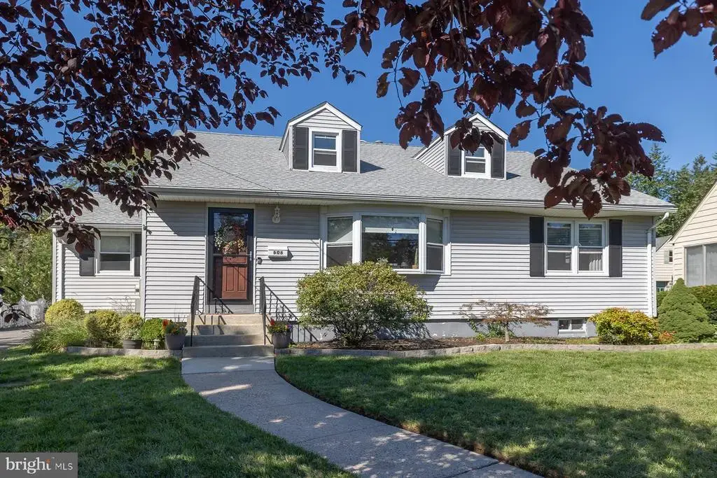 606 Grove St, HADDONFIELD