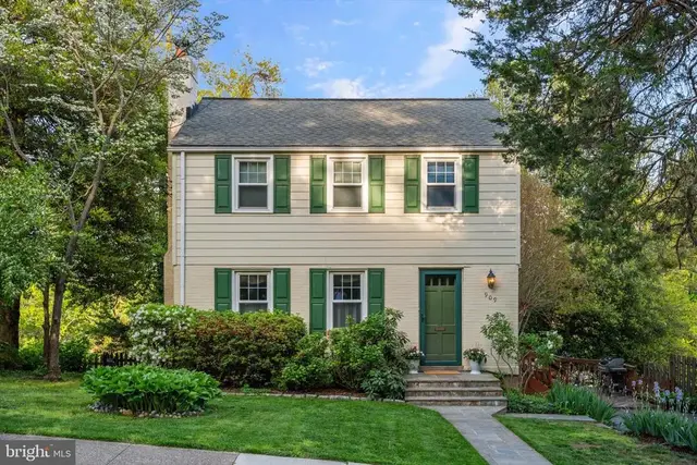 909 N Madison St N, Arlington