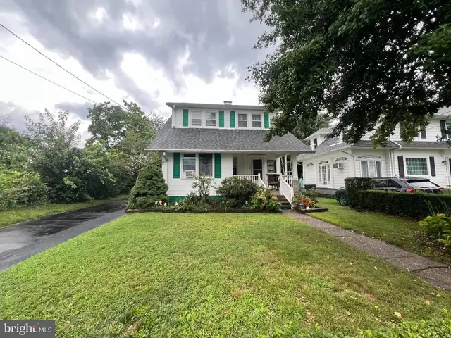 209 Main St, Tullytown