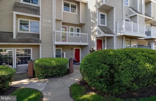 5716 Chapman Mill Dr #150, Rockville