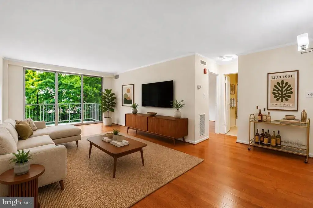 4977 Battery Ln #1-204, BETHESDA