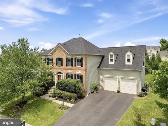 21054 Hooded Crow Dr, Leesburg