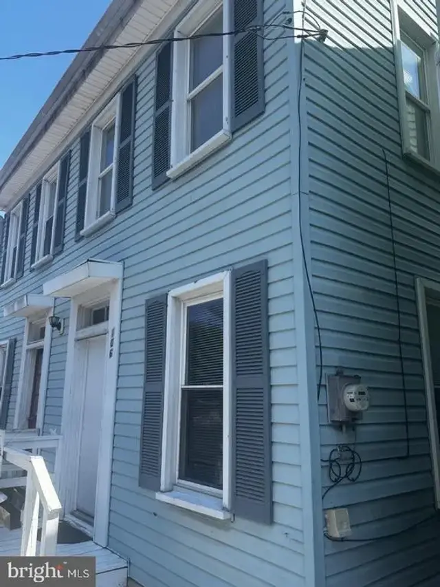 106 N Arch St, Mechanicsburg