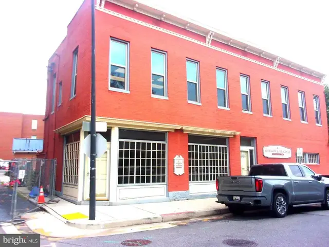 100 S Liberty St, Cumberland