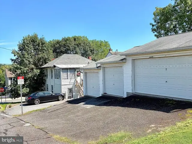 218 N Church St, Mohnton
