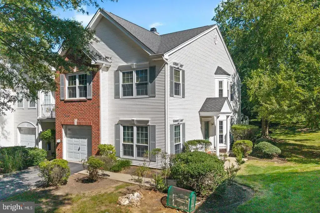 301 Pheasant Run, MONMOUTH JUNCTION