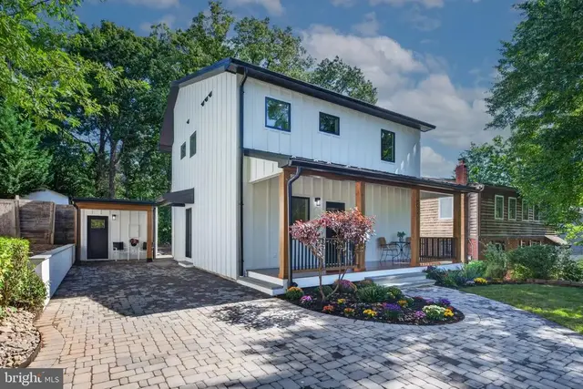 906 Wade Ave, Rockville