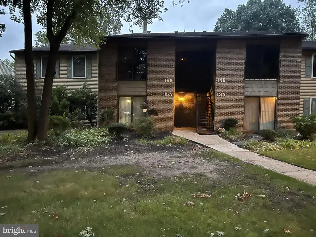 16-b W Bluebell Ln, MOUNT LAUREL