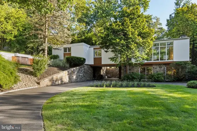 520 Station Ave, Glenside