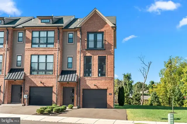 14 Diana Ln, Feasterville Trevose