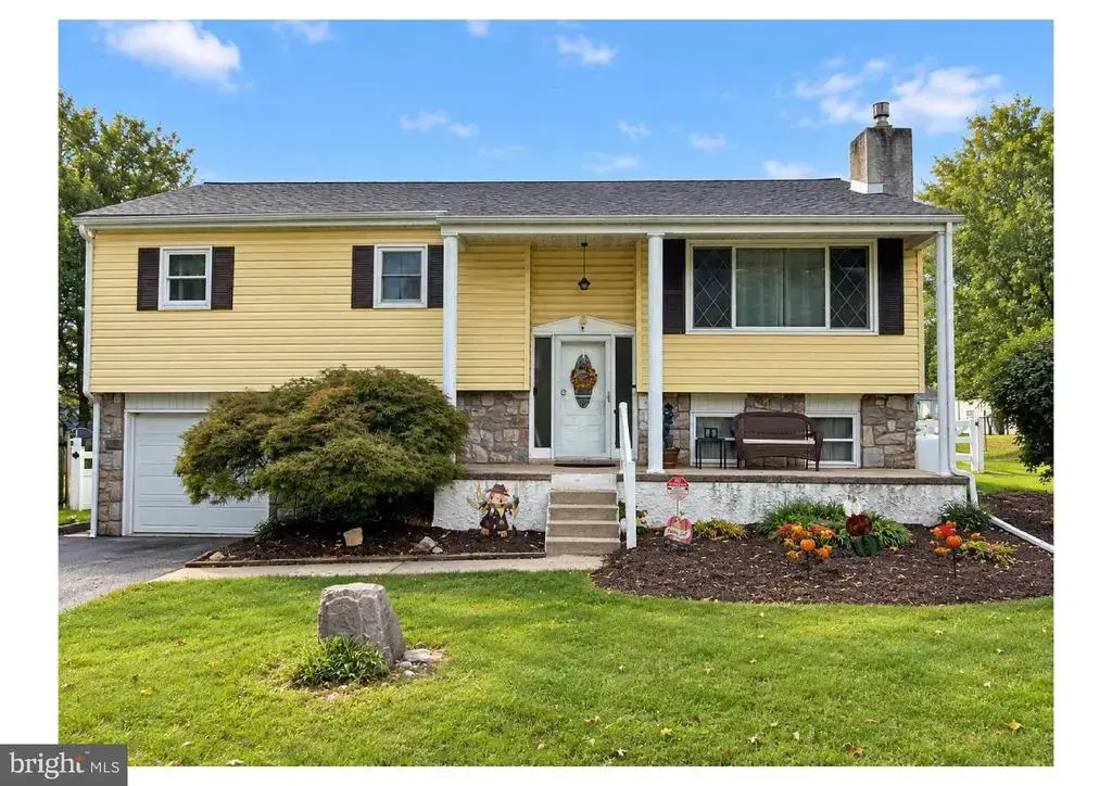 971 Oakdale Dr, POTTSTOWN