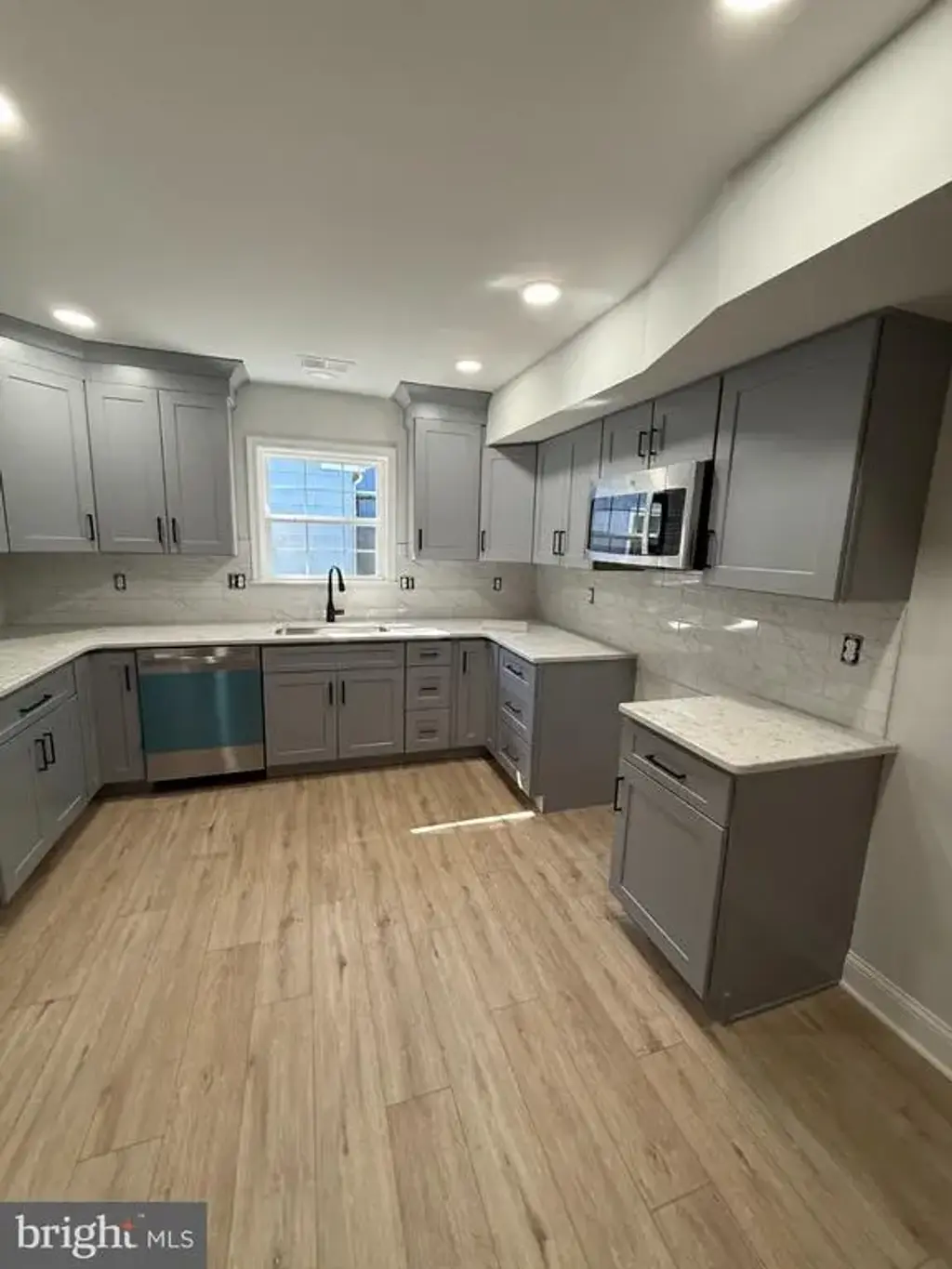 7017 Collins Ave, PENNSAUKEN