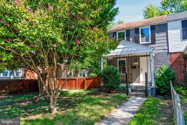 5933 Williamsburg Rd, Alexandria