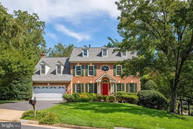 8609 Woodland Heights Ct, Alexandria