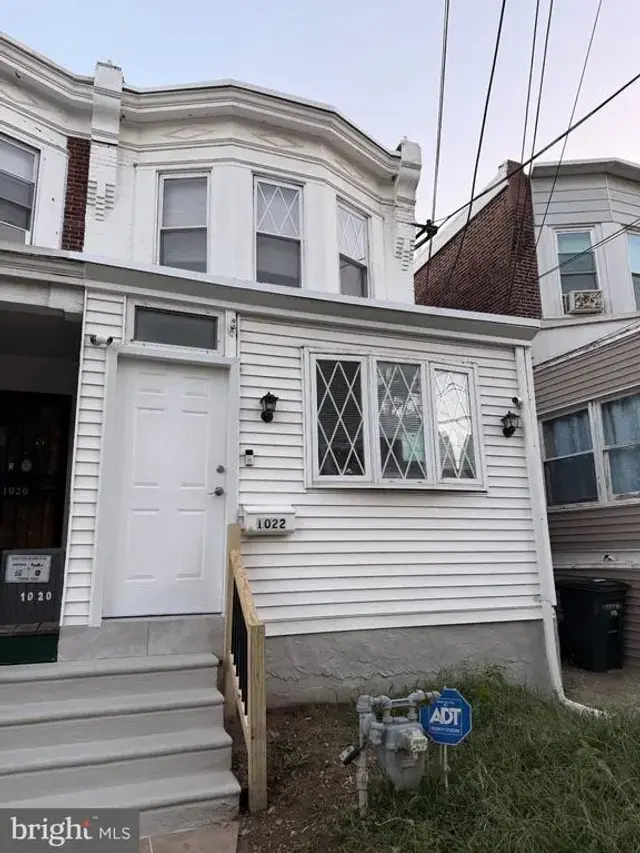 1022 Lawrence Ave, Darby