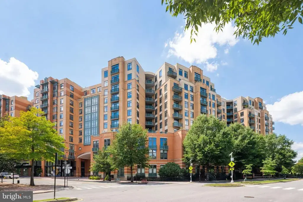 2720 S Arlington Mill Dr #912, ARLINGTON
