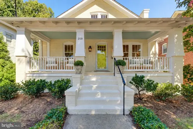 209 W Masonic View Ave, Alexandria