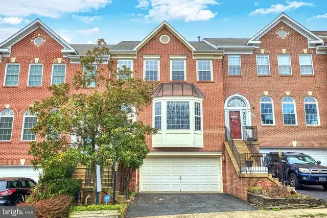 5742 Governors Pond Cir, Alexandria