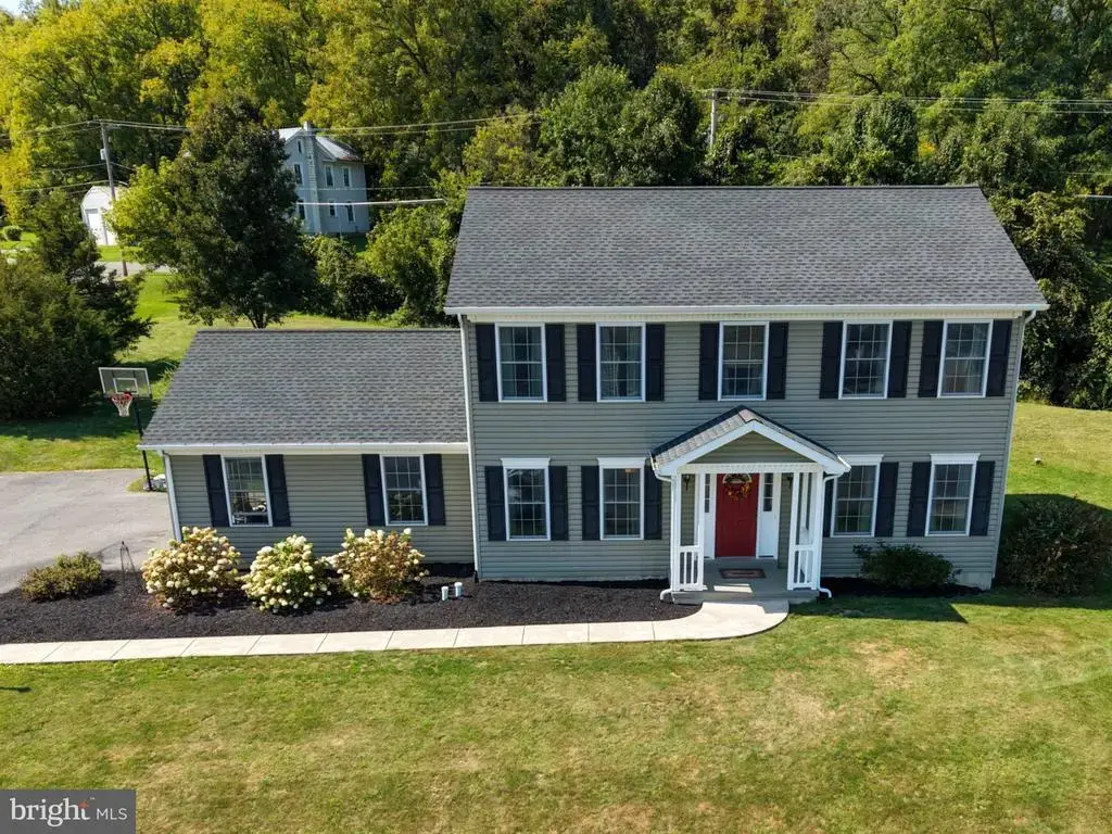3 Creekside Dr, SELINSGROVE