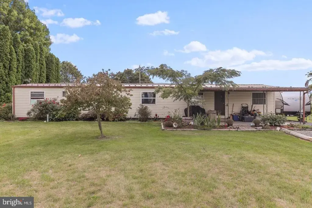 1072 Mayapple Dr, SHIPPENSBURG