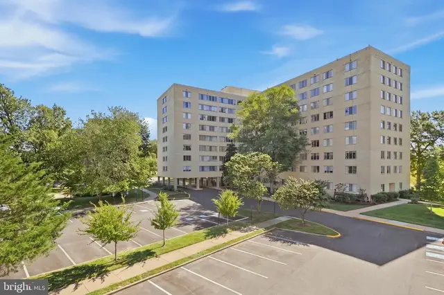 6631 Wakefield Dr #210, Alexandria