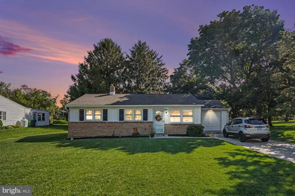 1141 Fairmont Dr, HARRISBURG