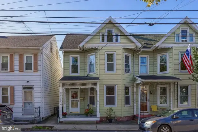 26 W Orange St, Lititz