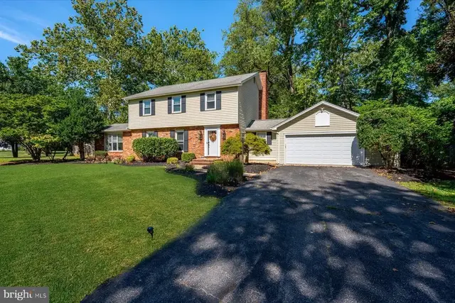 12 Willow Spring Dr, Edgewater