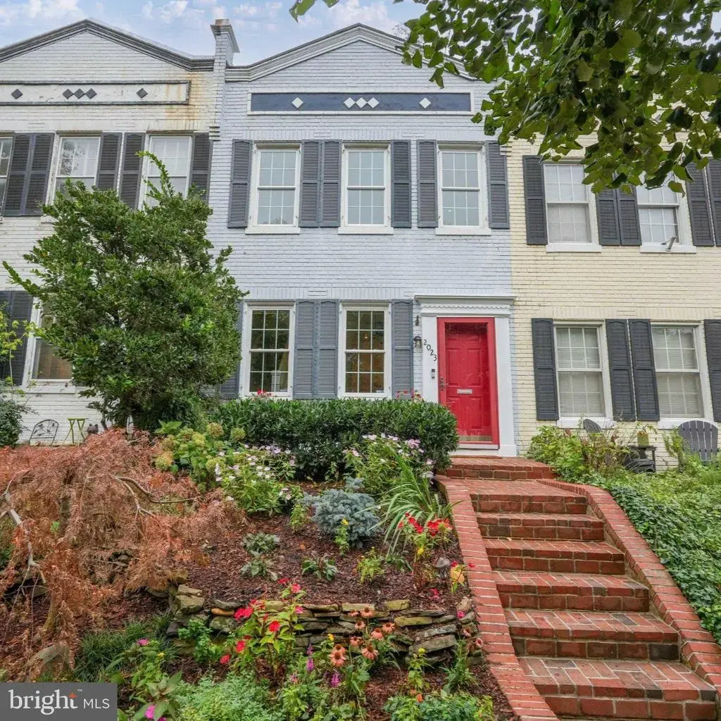2023 37th St Nw, WASHINGTON
