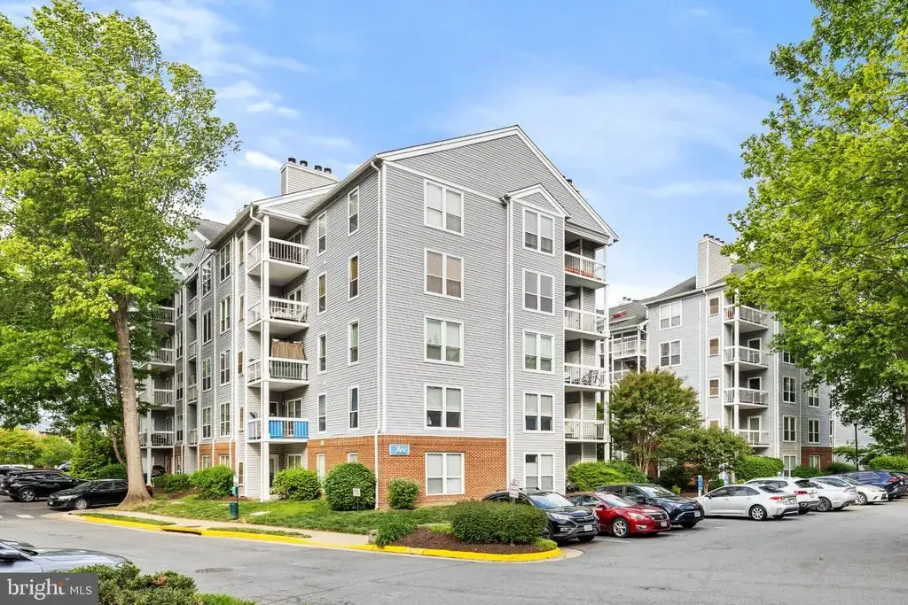 3175 Summit Square Dr #5-e12, OAKTON