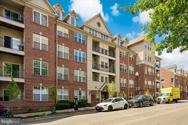 2330 14th St N #207, Arlington
