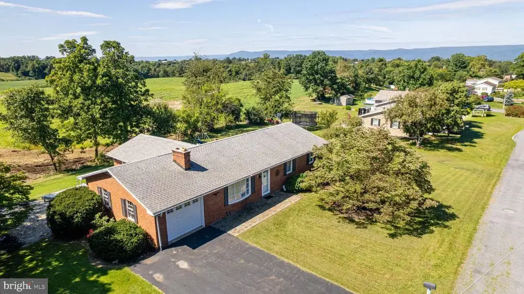 1115 Gayman Rd, CHAMBERSBURG